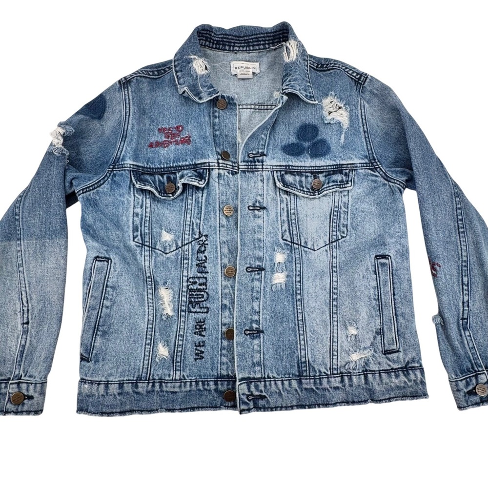 FREE PEOPLE FOR THE REPUBLIC Distressed Denim Jacket Embroidered Patches Medium